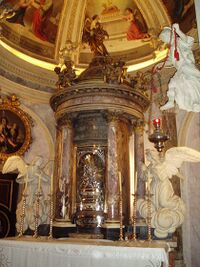 Interior del Oratorio de la Santa Cueva (Cádiz).