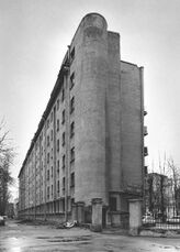 Casa para especialistas en Avenida Lesnoy, San Petersburgo (1934-1937)