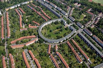 La siedlung de la herradura, en Britz es una de las colonias de vivienda social más emblemáticas del Berlín de la segunda mitad de la década de 1920.