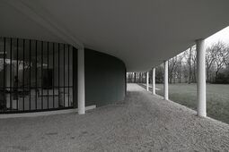 Le Corbusier.Villa savoye.10.jpg