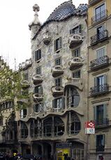 Colaboración en fachada de Casa Batlló de Gaudí, Barcelona (1906)