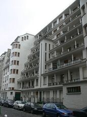 Edificio de viviendas y piscina en Amiraux, París (1923-1925)