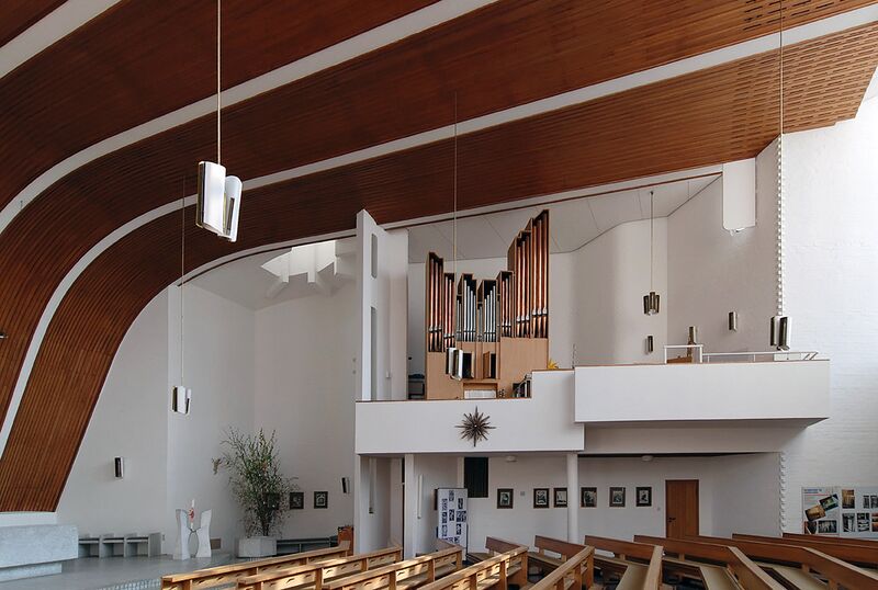 Archivo:AlvarAalto.IglesiaWolfsburgo.3.jpg