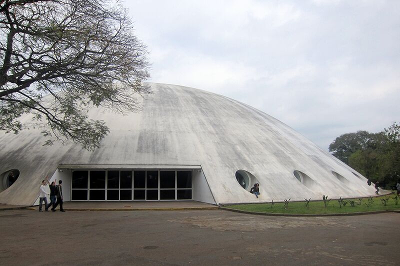 Archivo:Niemeyer.PabellonLucasNogueira.2.jpg