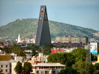 La Torre Insignia también llamada Torre Banobras.
