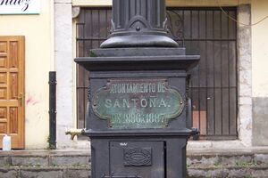 Cantabria Santoña plaza Constitución fuente 02 lou.JPG