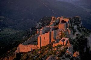 Chateau de Peyrepertuse vu de San Jordi.jpg