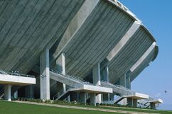 Estadio San Nicola, Bari (1988–1989)