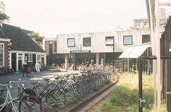 Biblioteca de Doelenplein, Haarlem (1971-1975) junto con Gerard Holt
