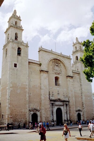 Archivo:Merida-cathedral.jpg
