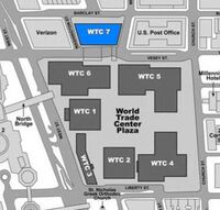 La ubicación del WTC 7 en relación con los otros edificios del complejo antes del 11 de septiembre de 2001.