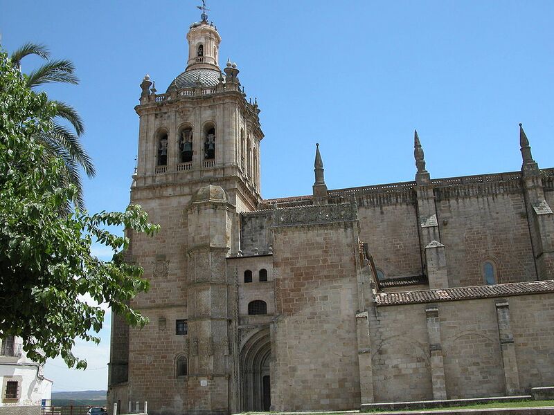 Archivo:Catedral de Coria.JPG