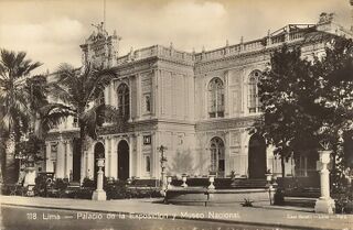 Postal que muestra el Palacio de la Exposición Nacional de Lima y el Museo Nacional