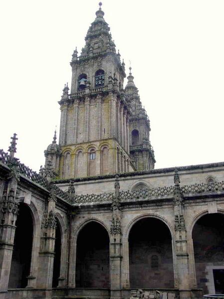 Archivo:Santiago Catedral torre GDFL.jpg