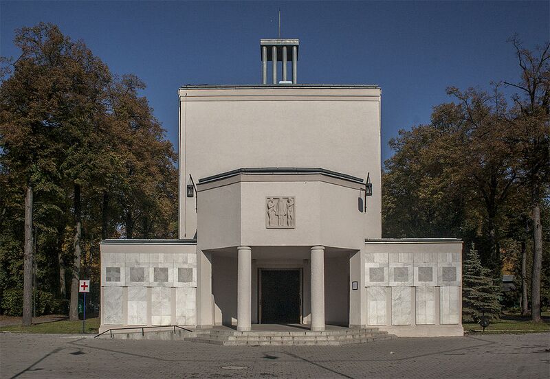 Archivo:Cmentarz Osobowicki kaplica.jpg