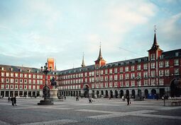 Plaza Mayor, Madrid.jpg