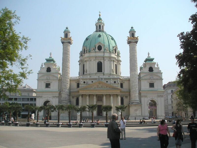 Archivo:Karlskirche Wien (Frontalansicht).jpg