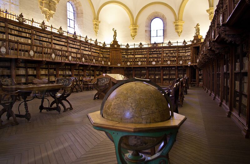 Archivo:Old Library in University of Salamanca 01.jpg