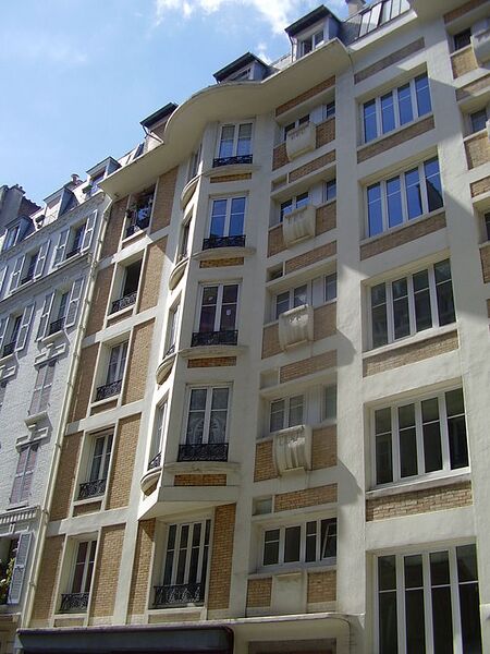 Archivo:Building 7 rue Trétaigne by Sauvage - view from beside.JPG
