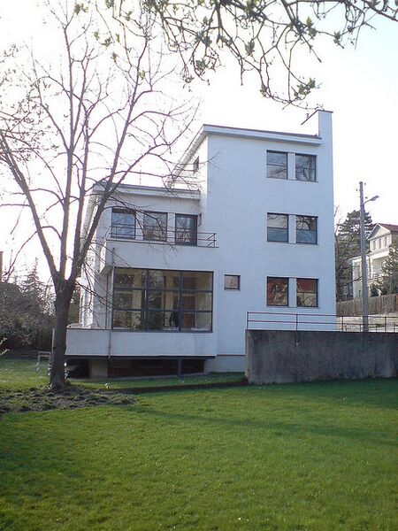 Archivo:Gropius y Meyer. Casa Auerbach3.jpg