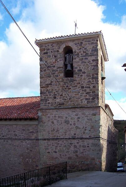 Archivo:Iglesia de Ajamil - La Rioja.JPG