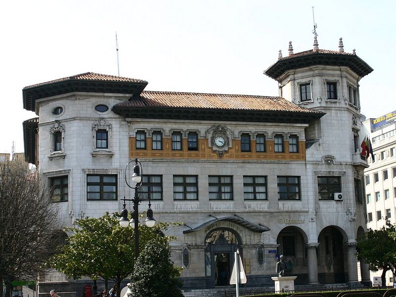 Archivo:Santander.Edificio.de.Correos.jpg